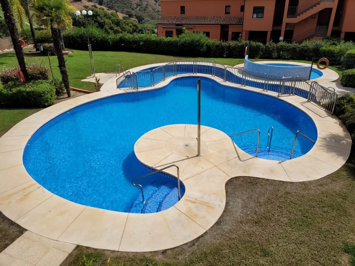 a1d8f9ef-7aea-4223-9525-03f775096aa0