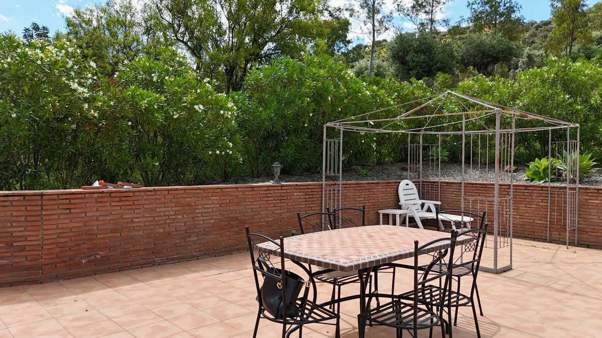 18c23b7f-a664-46c1-bd3a-a03260d37241