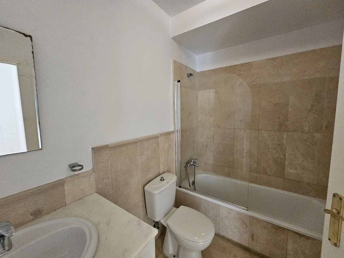 2131b9bd-2330-4e7d-a377-2c9bd84d1072