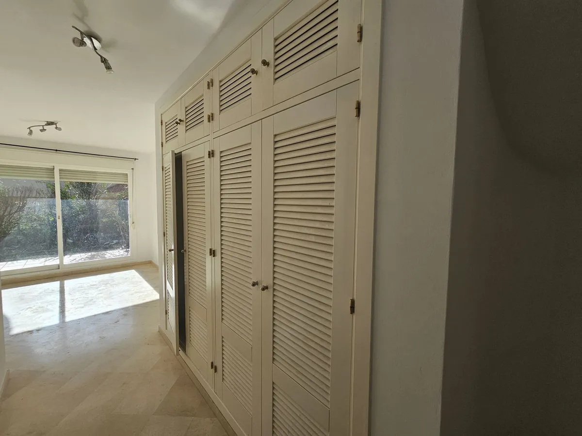 c4db8a86-c13a-412d-9c43-35d394bafafa