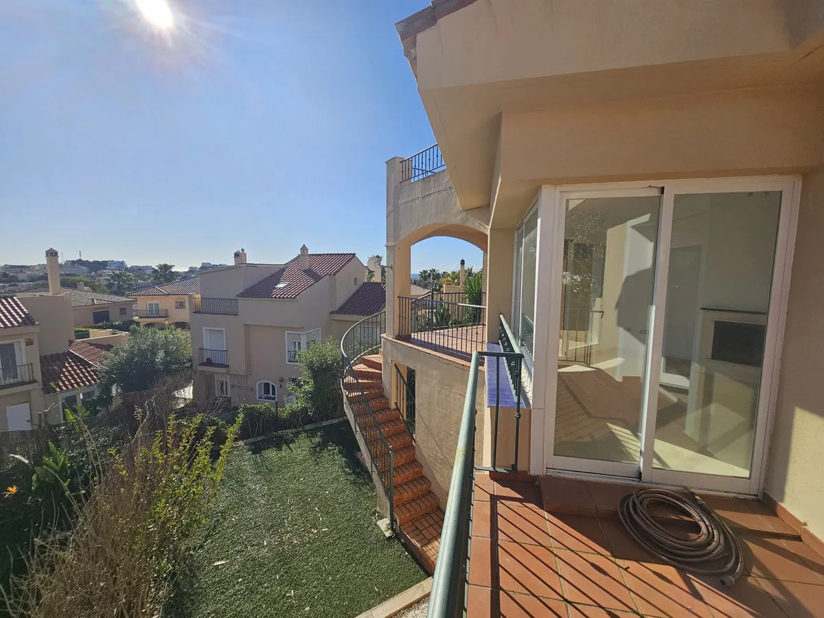 ce8fb7bb-7046-498a-a985-c8fac93b20ed