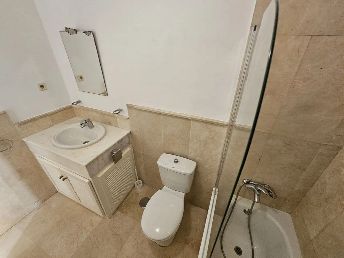 fee1f0fe-9b4b-4f18-bc60-4a85b640db1c