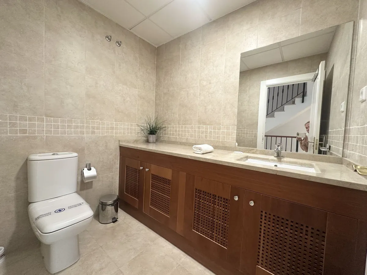 0b3fce1d-2ee6-47c0-8faa-2f91d11c80c8