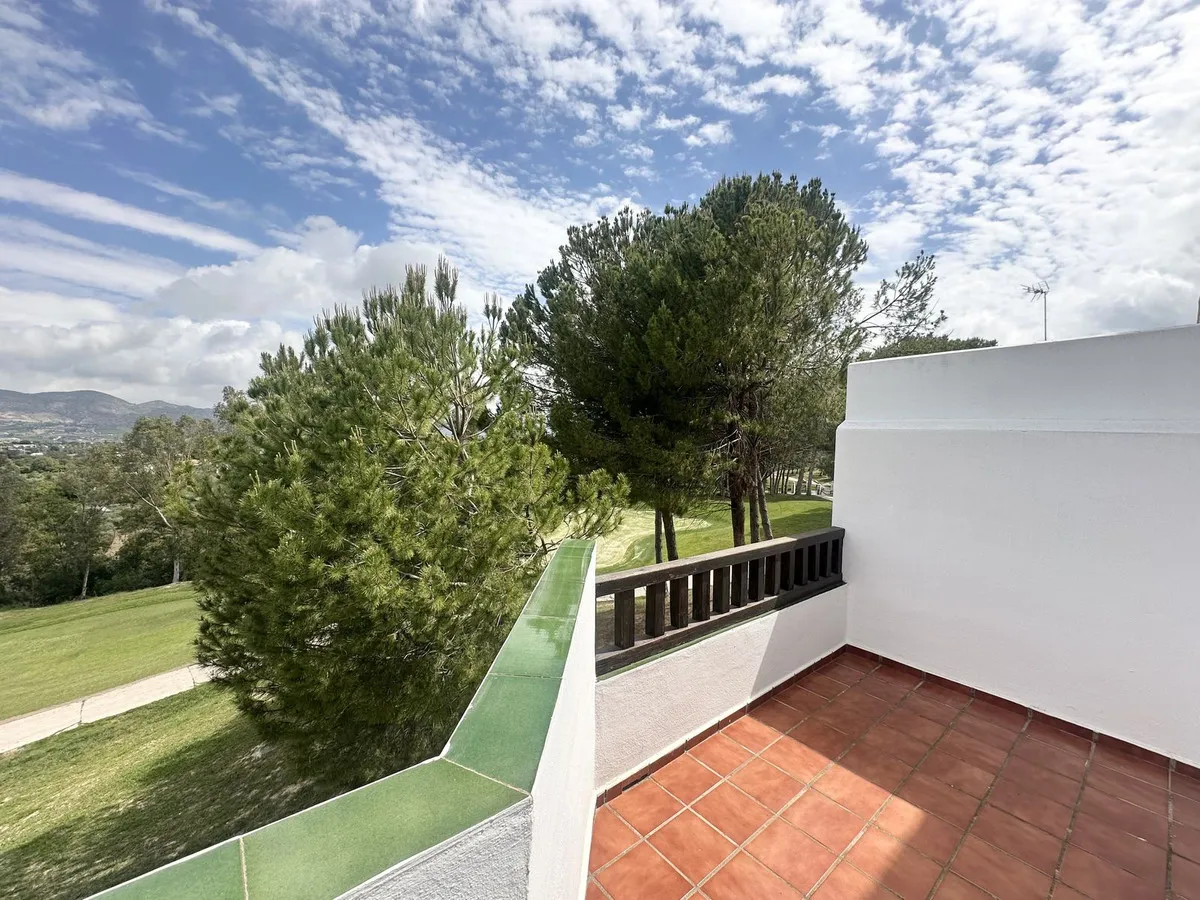 5233e8c9-655b-40c7-ae92-49b263649482