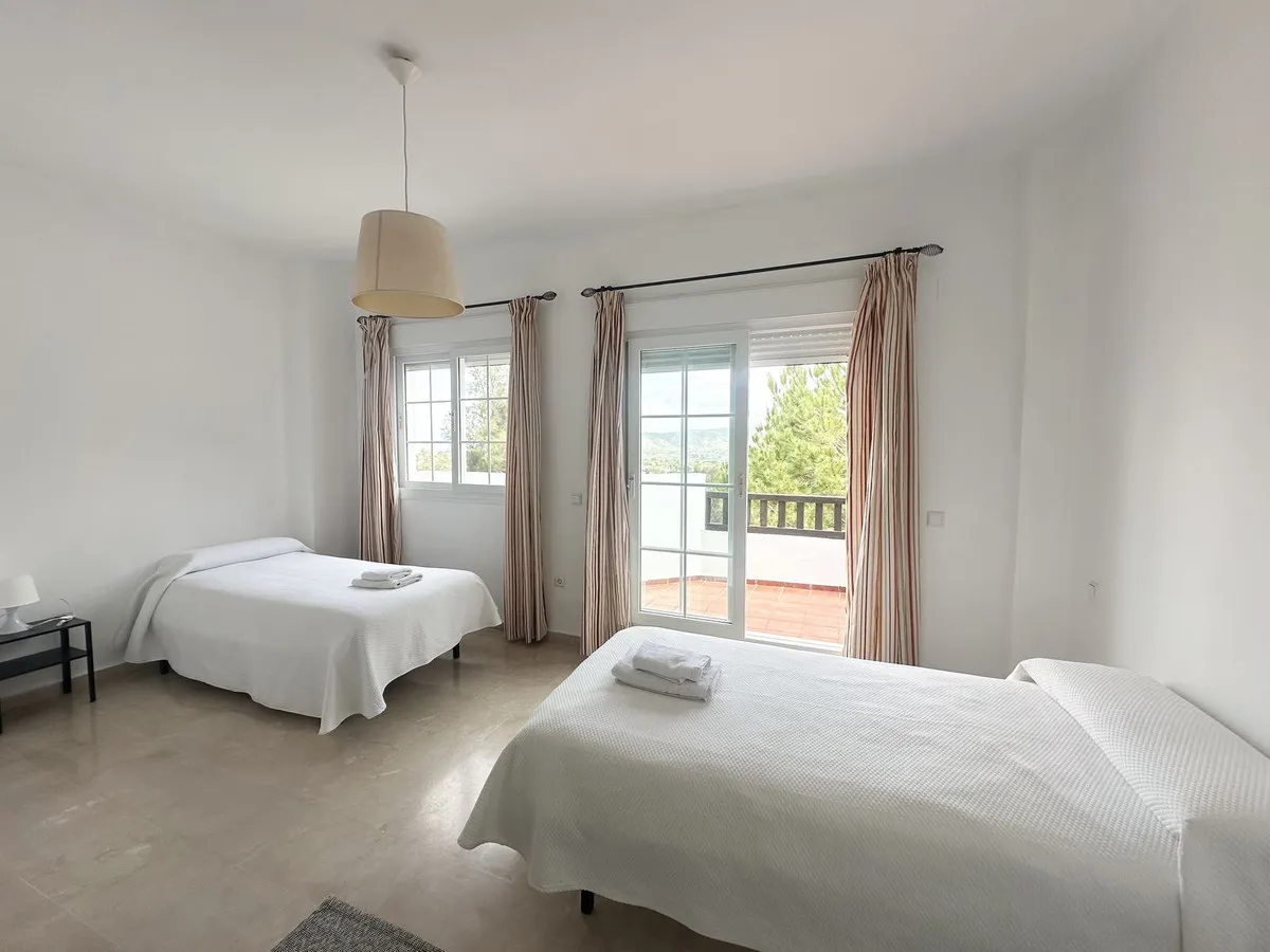 a08056bc-8fdf-4f61-9314-ce922fc6d433