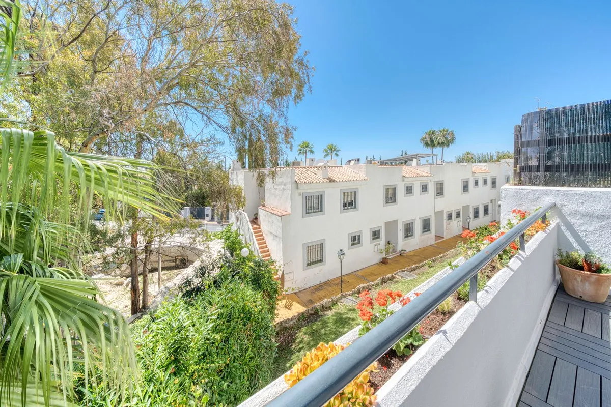 c38ea0d0-b395-453d-8c81-5bcea2cf2c4c