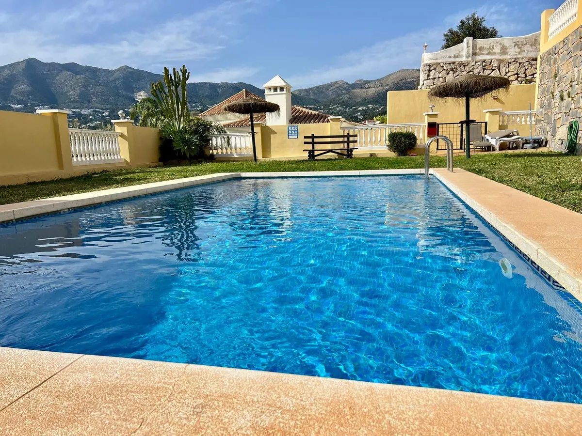 553d99c8-fd1a-414c-92d3-63a158de6a33