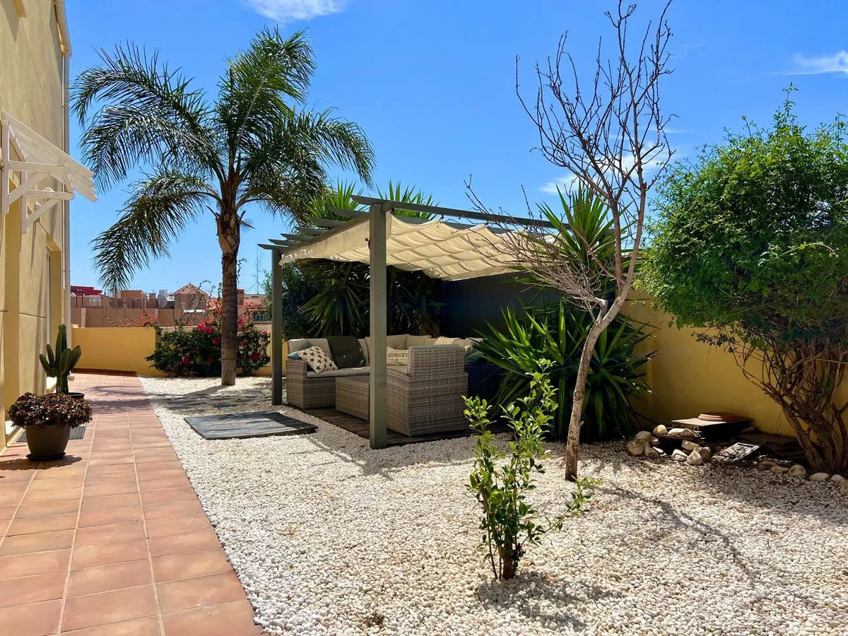 772cc027-cca6-49e0-9d75-5eb9c9eb0586