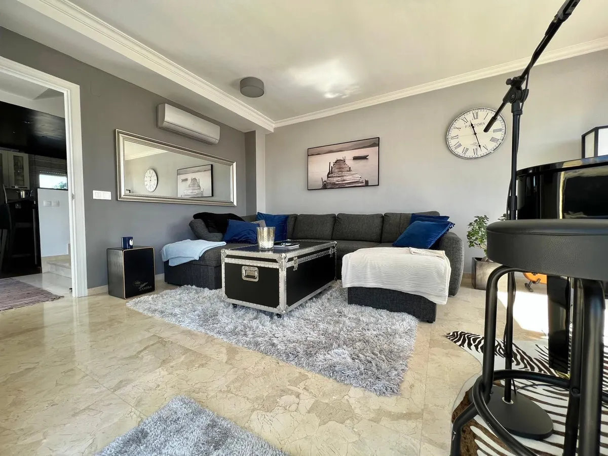 d2734e64-ca95-4adf-875e-9086752b9f2f