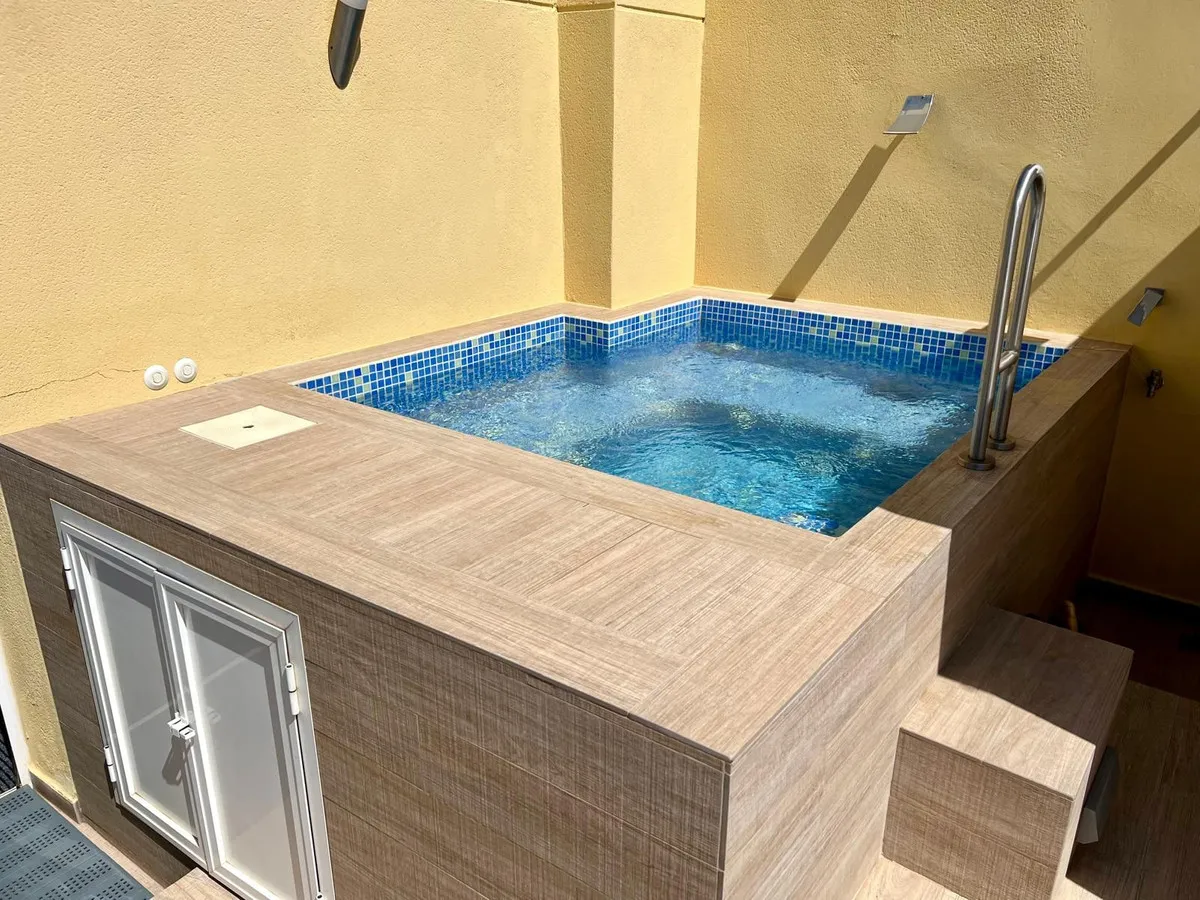 f27ba713-2bb1-496a-8598-912e1efcb332