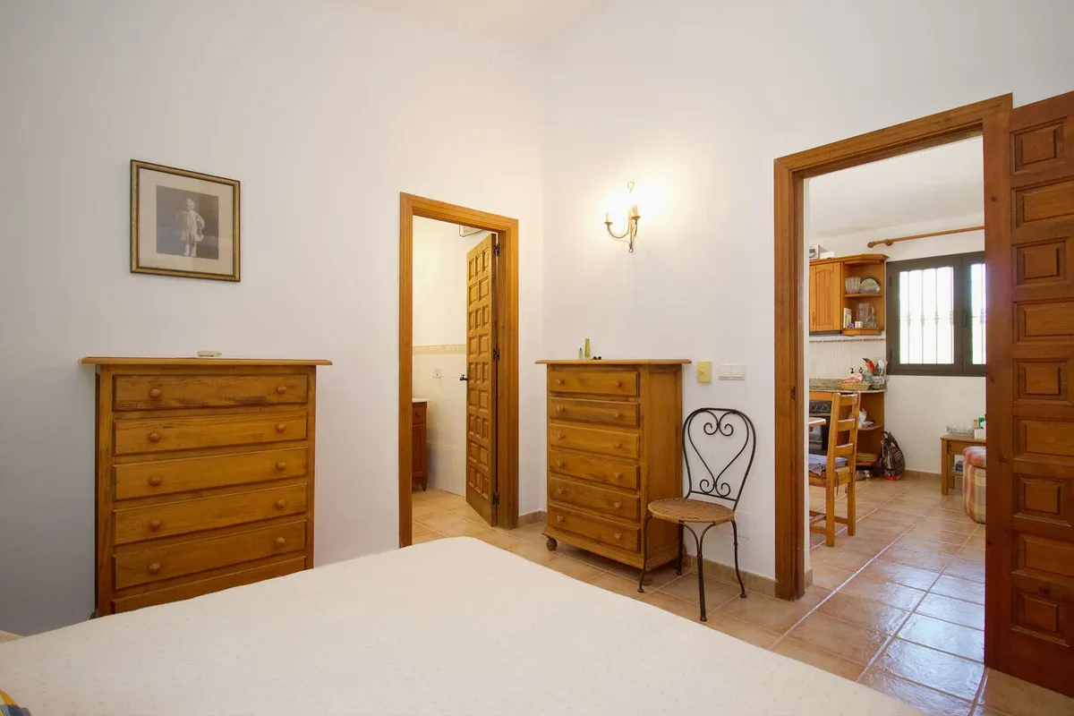 08c9021f-baf8-404c-86d2-1808b9045e82