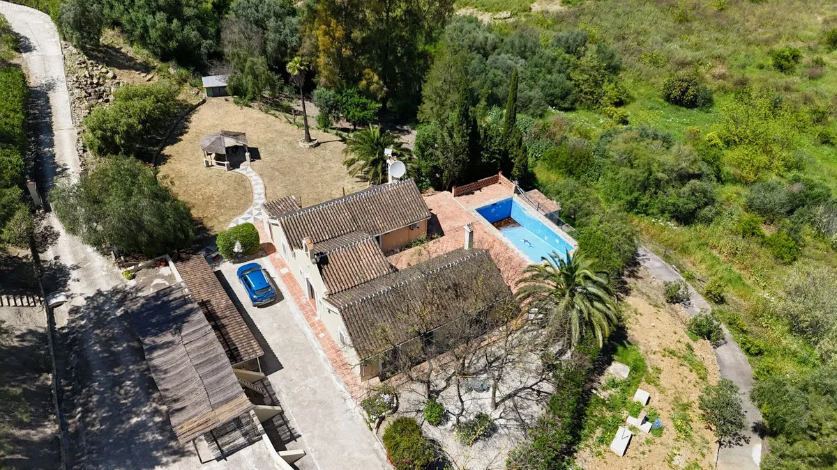 0e52d598-c28b-4770-9159-ef41beea1181