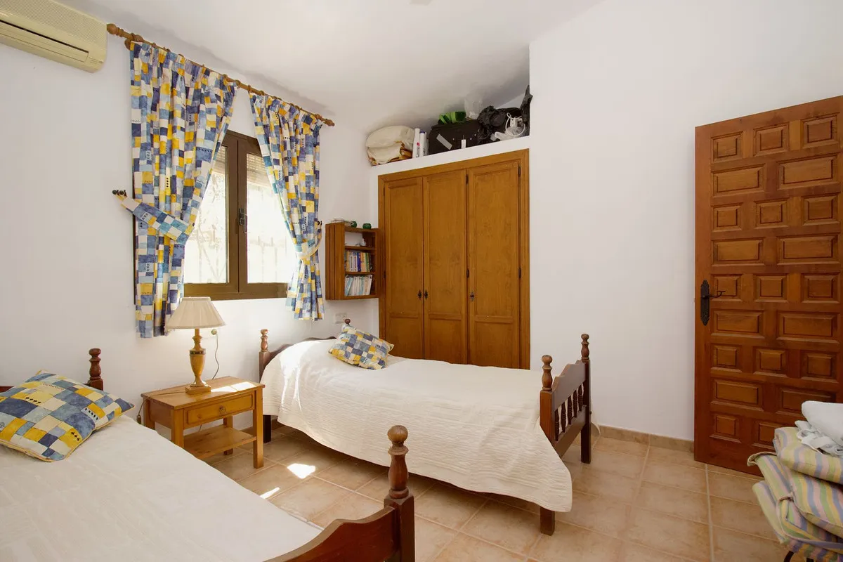 cf999d53-3b1c-4203-b1fc-e9345ca2933e