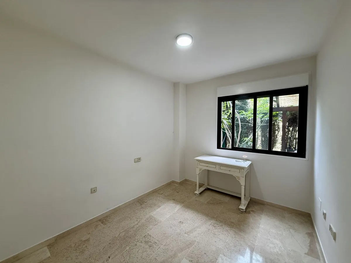 4d0ed66a-3169-4a00-89fd-a083d350792b