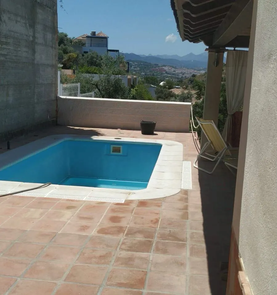 f137068d-ba7b-43b2-b493-14f85d22b9a2