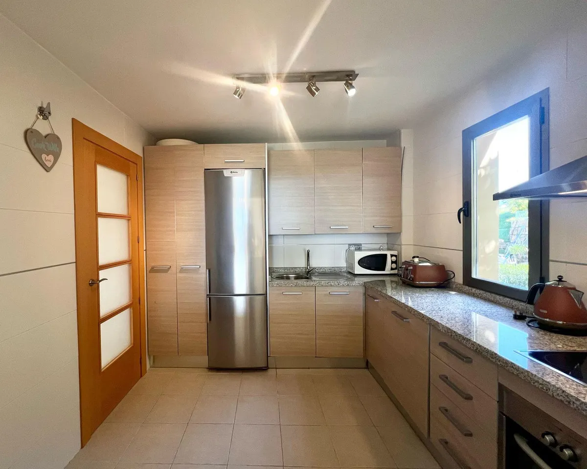 b6cdc959-5546-4a46-9e3a-8746d062268b