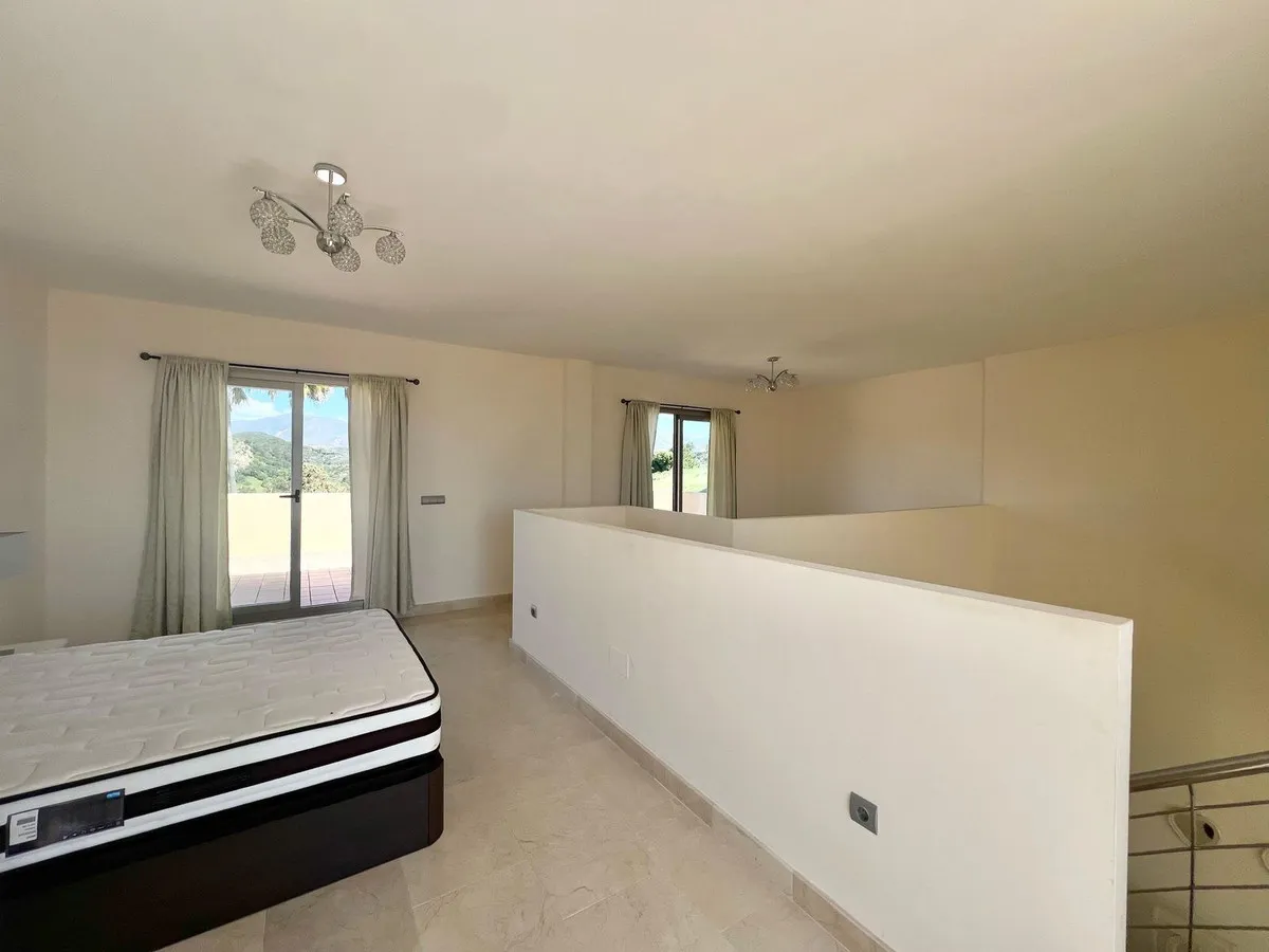 f629fdab-89f4-4004-bb4e-a6f923c11d46