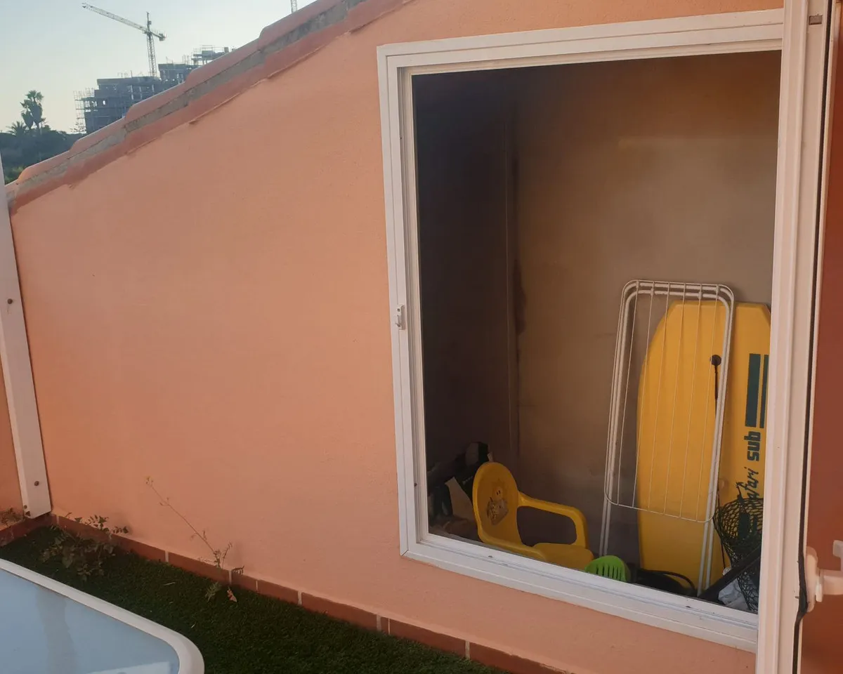 21636590-b094-4b54-9b05-69702cf4dcca