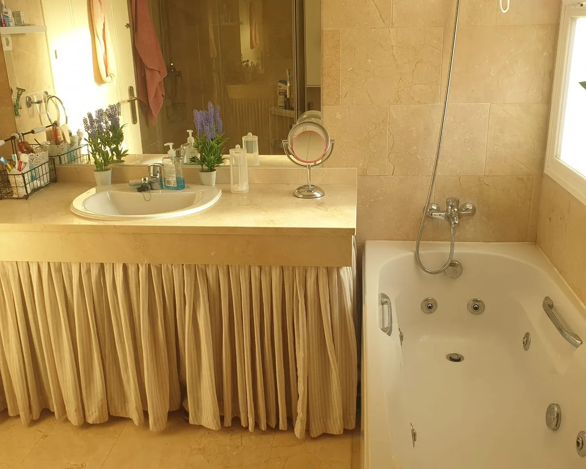 5a6066c8-79d1-4224-abe7-0560bceba2aa