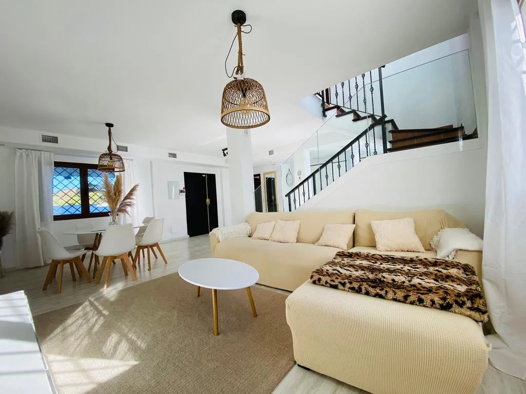 2b84fb17-00cd-41d1-9653-46857a2f1f6c