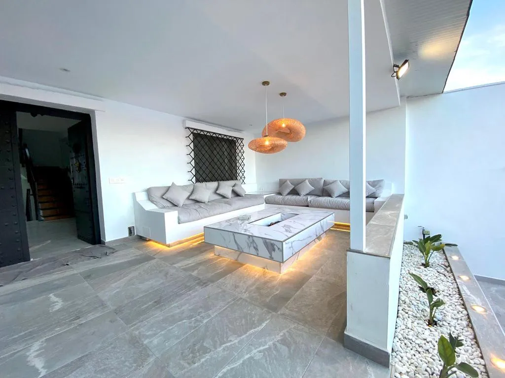 b5eb782b-b165-40bd-95a4-8f6aca5d2ae0