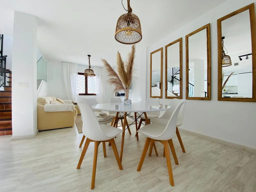 cf8cc787-104d-4a12-b32e-3419fce49217