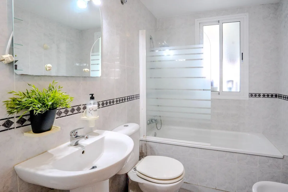 02ff514b-d5fa-4e42-9aba-14ef8d6a1294