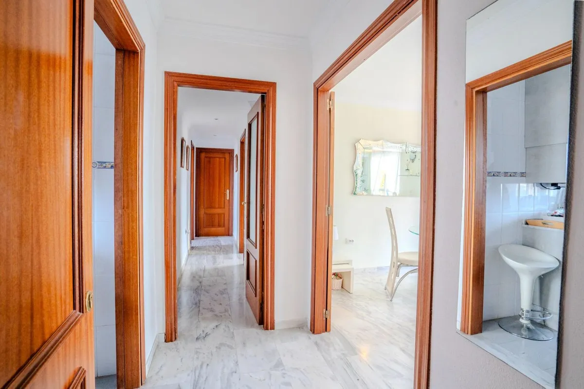 c52aeffb-6bab-4ca7-bf43-6a0a9e21844b