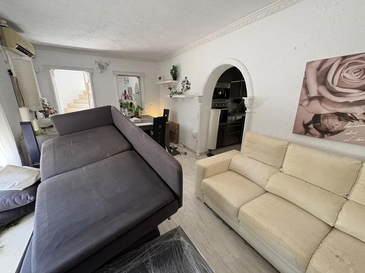 b8771780-a9ff-4808-962d-14da398558a1