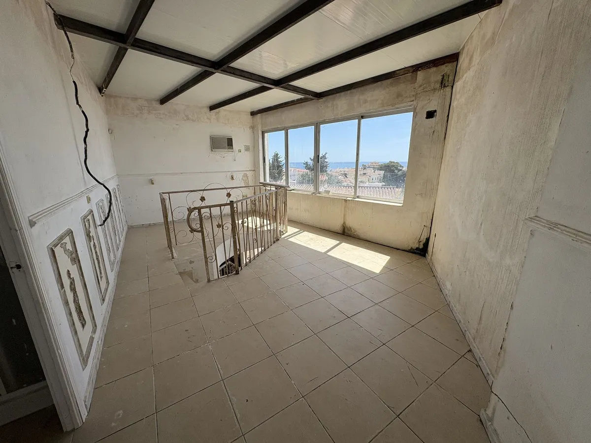 fe702dfe-fbba-478e-a83f-a8d6c8b0e266