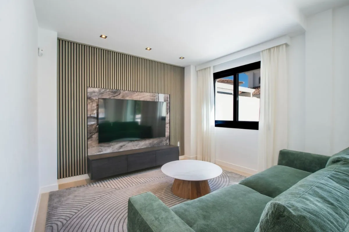 3f4773e6-e167-4a54-947c-f78b3fe8b3a5