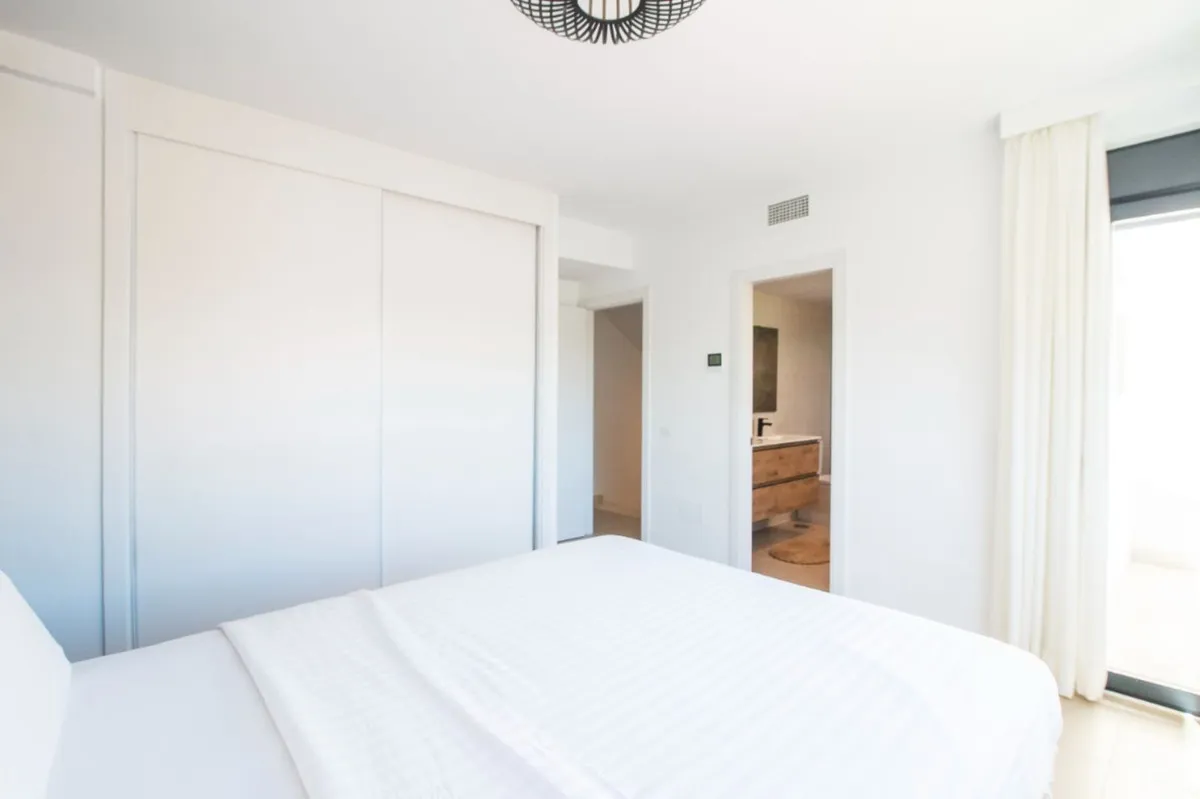 4d00a31f-69b6-4b14-ad9a-14f8f2967cf6