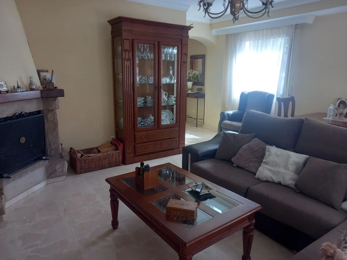 04c827f0-b379-4d4c-aa54-dda7e62b8693