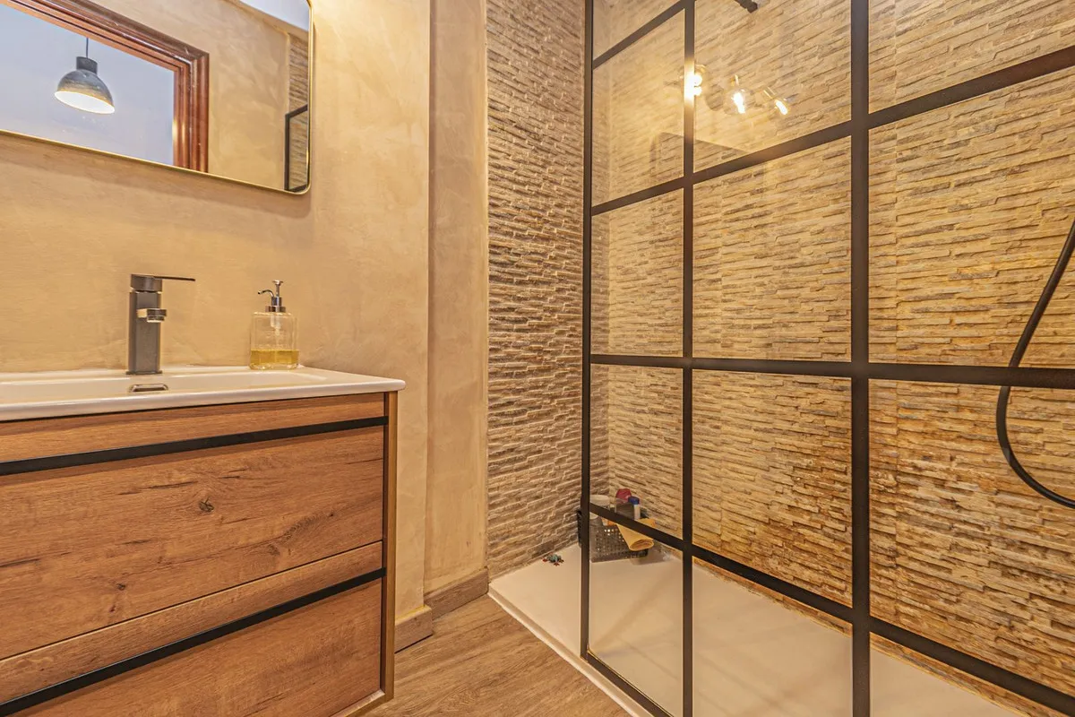 d9531f38-3aae-40ca-817f-ca0e156c68d3