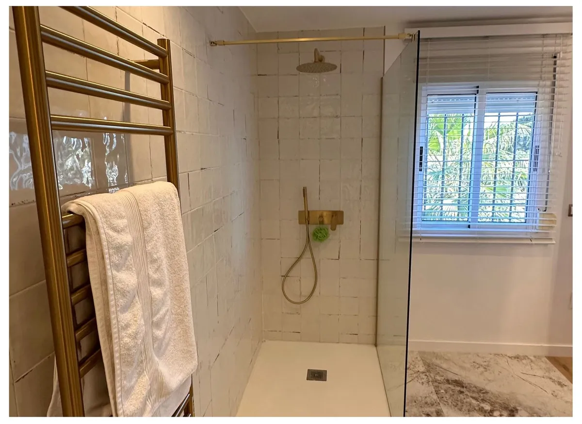 b4800edb-52bd-4800-9c34-185ba7c86a71