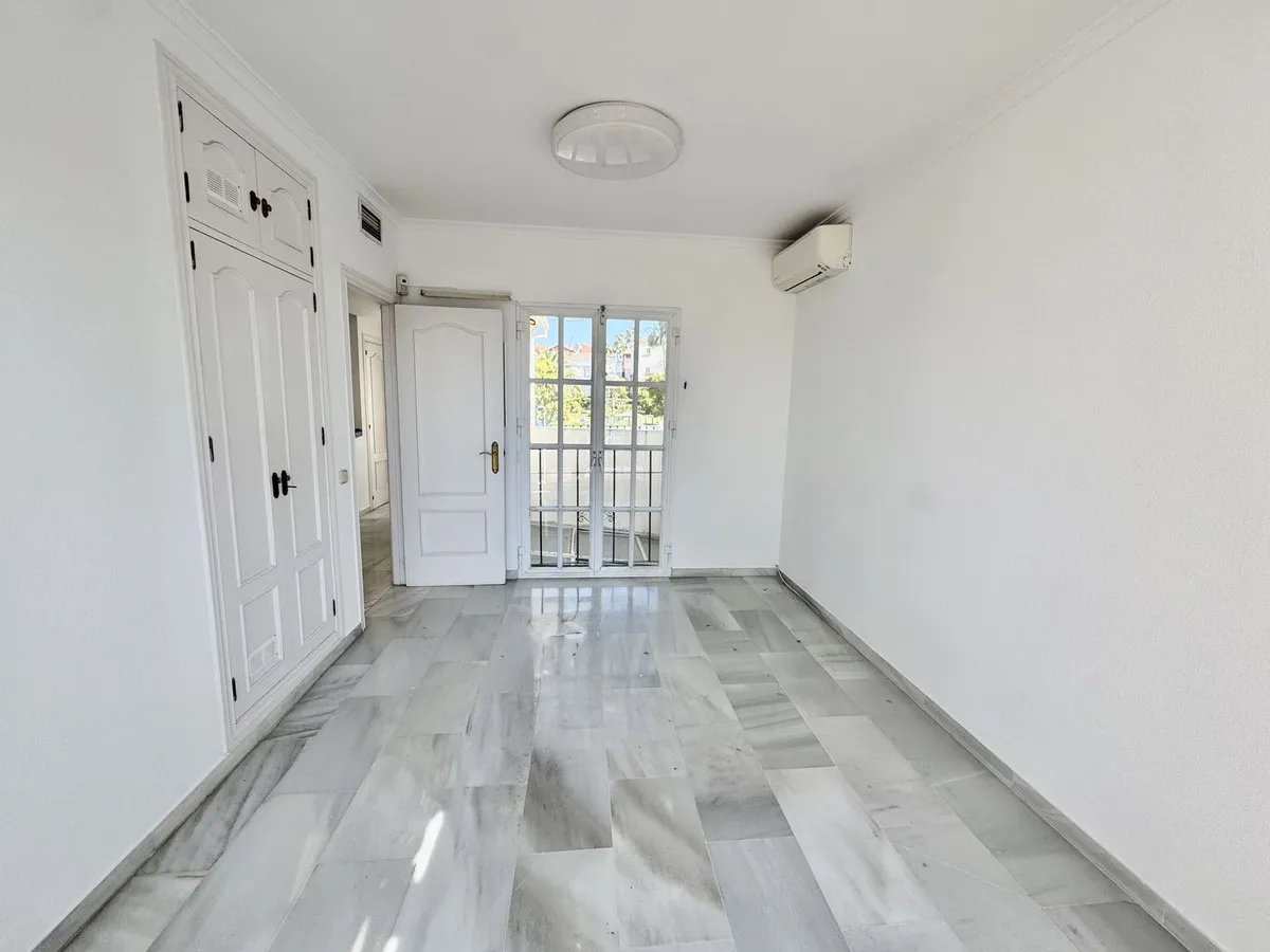 e936b408-7390-48c4-ad63-8e8513be8bb2