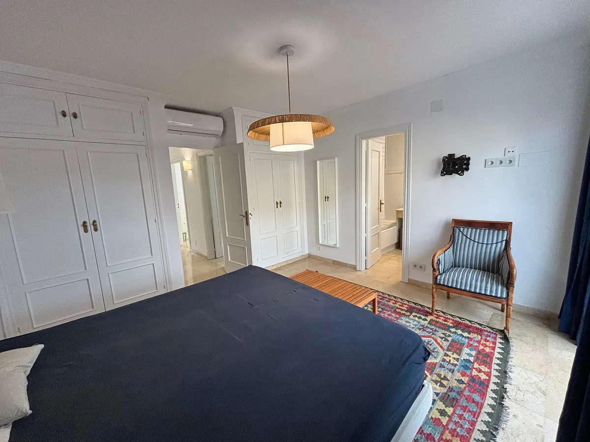 b8c03aaf-e016-4ab4-9930-8ad242eb959d