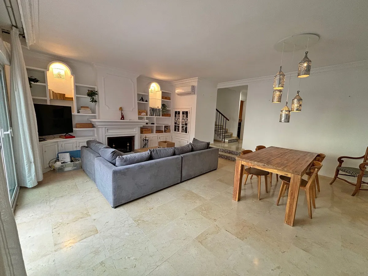 e5b354c8-ef6a-45d4-ad9b-9e866a6ff4e6