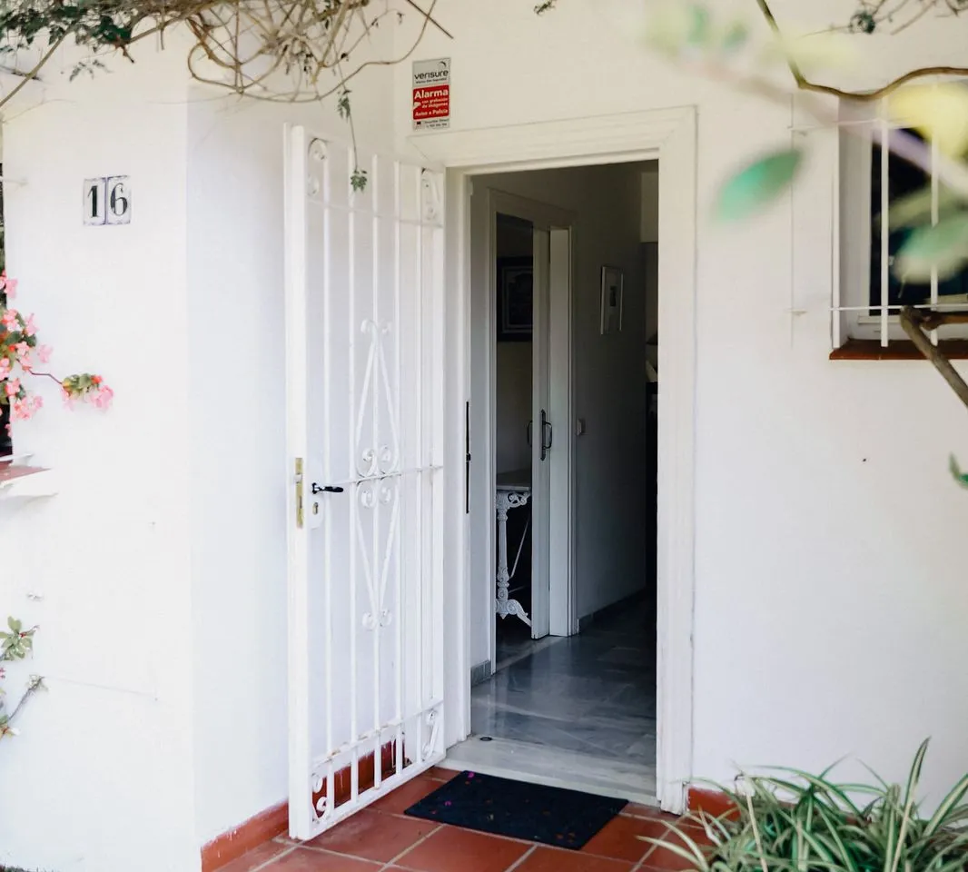 13ac840c-dd8e-4cc8-a367-7e37ea205505