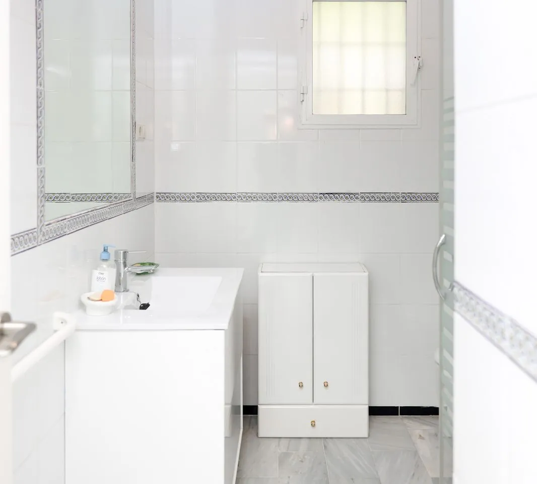 9e1df51b-a48c-4142-9720-a1b360a7f931