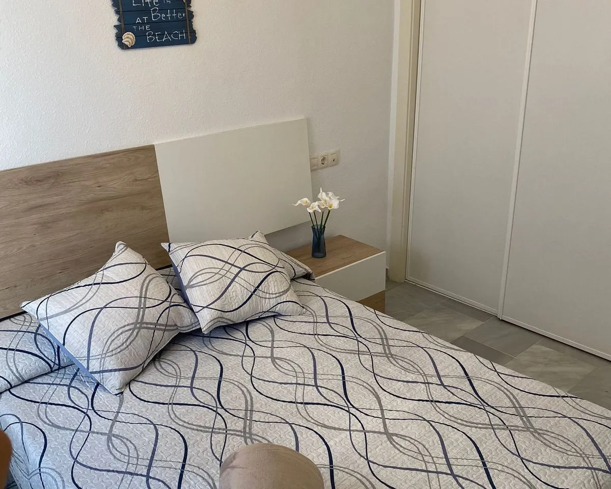 f2951db1-5180-4b2e-b6b8-7f10937e685f