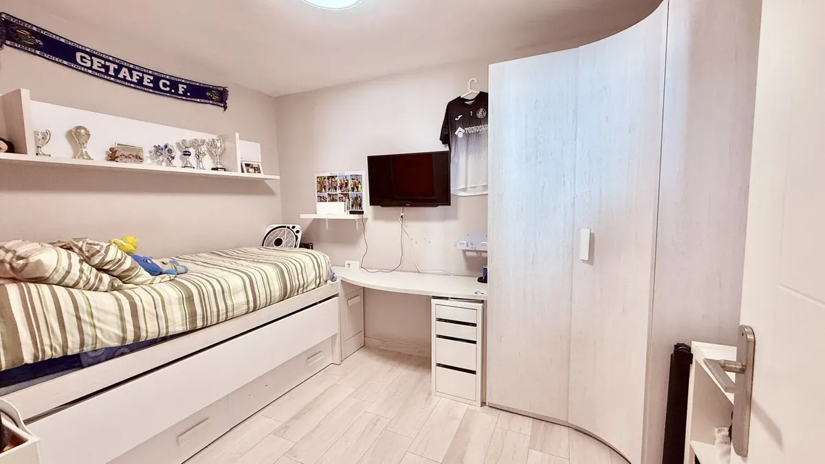 c6a85b25-d394-4ef9-8695-40e7c02e8ede