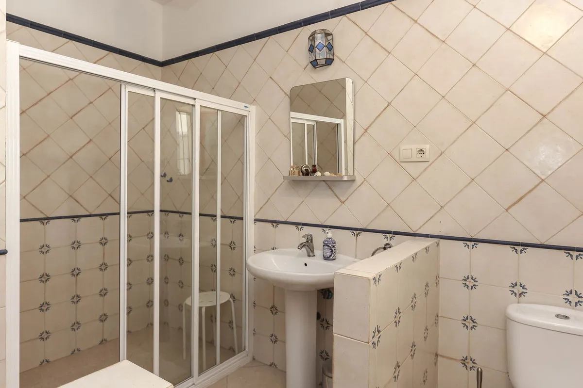 03a14ea3-30f3-43da-aadb-99a157012355