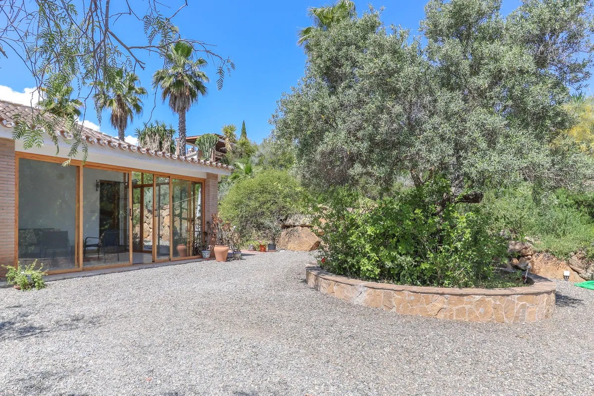 74e861f1-2da3-4c97-8585-5e66180363c1