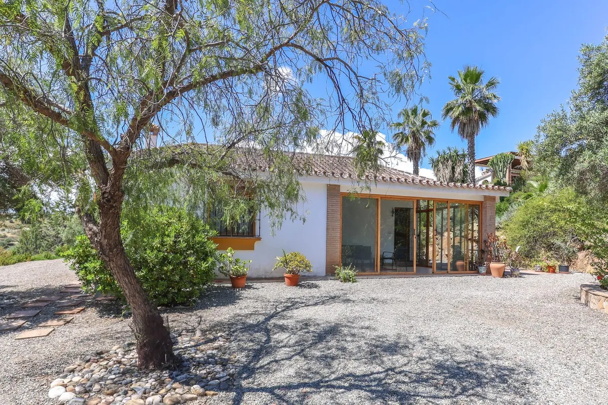 9dbe6179-0060-45bb-b2f9-a313dcde0d83