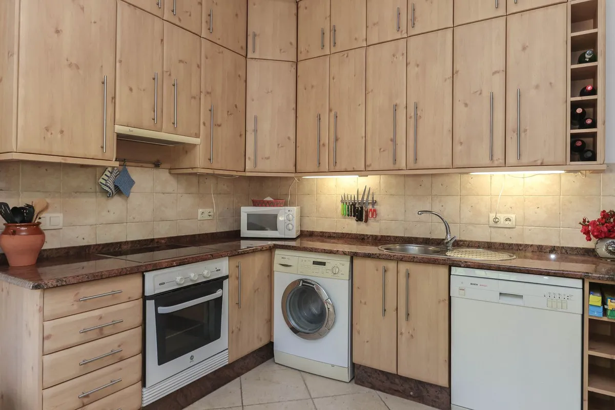 ef44107e-b131-4d58-8f25-bfc8c6eac99b