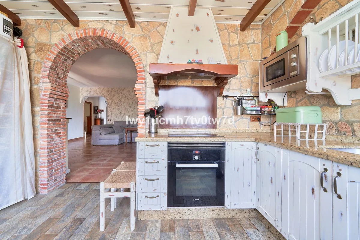 158ec6e5-2d5a-42c2-b6a4-6c4e46f9d2f5