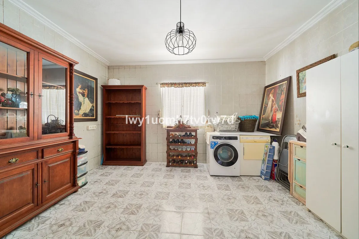 252c5f16-8d98-4d78-a167-f942466c4dfb