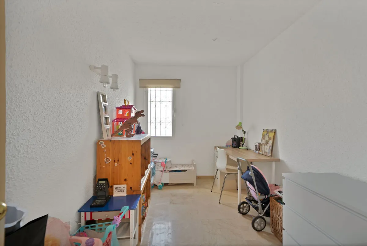 8fdec992-b5ec-438c-bf18-c247b15e6e48