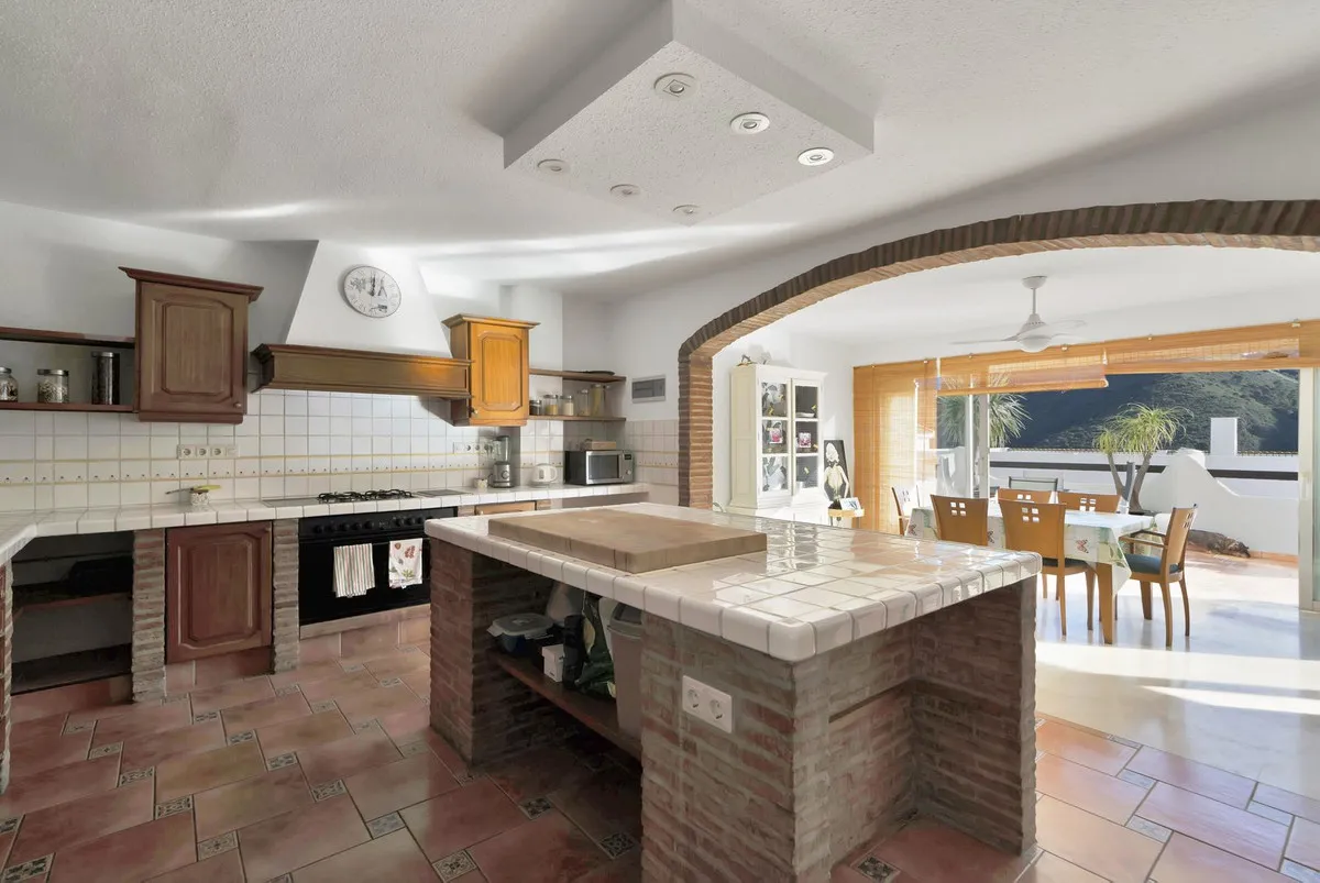 c10cd268-7fed-4db2-b886-446124d74a57